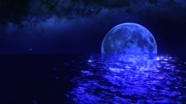 蔚蓝明月大海水面海面月亮中秋夜视频素材