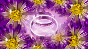 紫色背景戒指旋转爱情视频素材