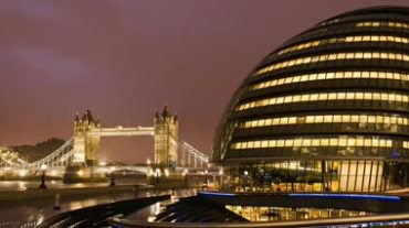 英国伦敦塔桥灯光远景视频素材