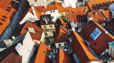 欧洲小镇航拍房子顶视频素材