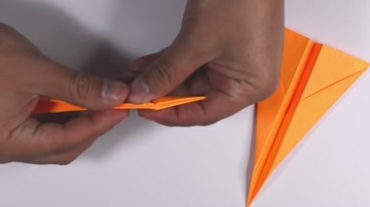 彩色四方纸轻松折叠飞机教程人物折纸记录镜头高清拍摄视频素材