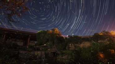 璀璨夜空唯美景色固定镜头延时拍摄出光效轨迹运动视频素材
