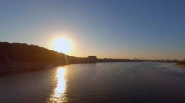 河流运河上的日落视频素材