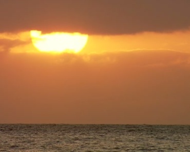 海面上的落日美景视频素材