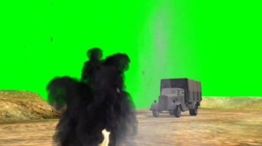 卡车在战场爆炸中行驶绿屏抠像视频素材
