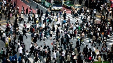 商业街十字路口忙碌的人群人流视频素材