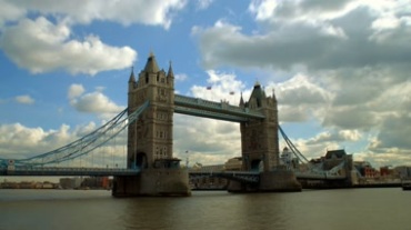 英国伦敦塔桥双子桥城市地标建筑风景名胜视频素材