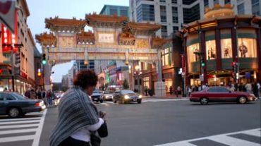 国外唐人街牌楼街头街景视频素材