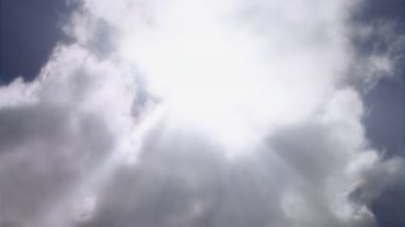 太阳光透过厚厚的云层动态特效视频素材