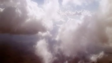 云团云层之间穿行视频素材