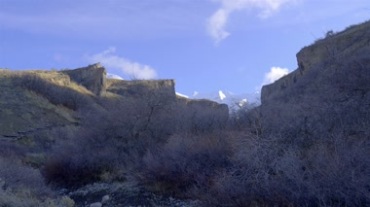 山间仰拍天空白云变幻自然风景视频素材