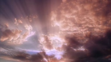 天空彩霞太阳光芒穿过云层视频素材