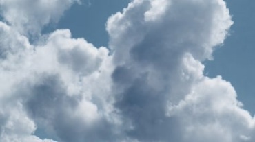 碧蓝天空云层云团翻滚白云动态移动视频素材
