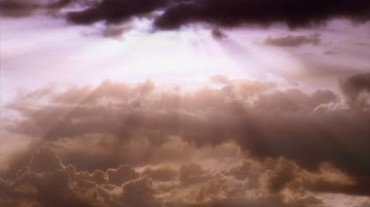 太阳照射云层云团云彩光芒四射视频素材