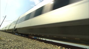 火车高铁飞驰通过视频素材