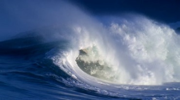 蓝色海洋大风浪海浪卷起巨浪视频素材