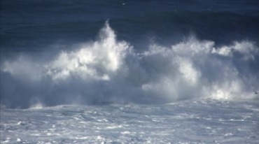 海洋巨浪气势磅礴海浪白色泡沫视频素材