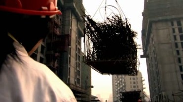 城市建设建筑工地工人干活视频素材