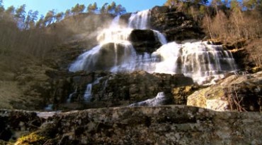 高山流水岩石瀑布视频素材