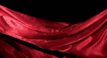 红色绸布丝绸绒布绸缎飘动黑屏抠像通道视频素材
