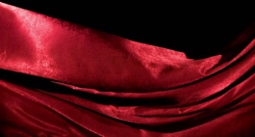红色绸布丝绸绒布绸缎飘动黑屏抠像通道视频素材