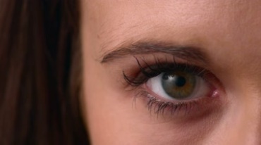 女人美丽眼睛特写镜头视频素材