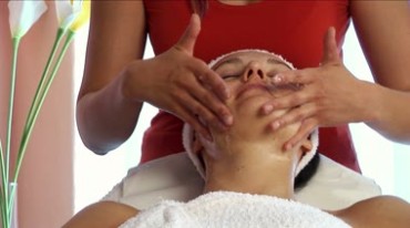 美容养生会馆SPA面部按摩护肤服务项目视频素材