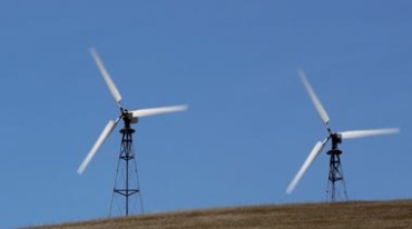 风力发电风机转动视频素材