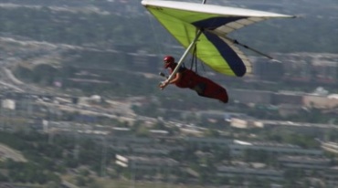 滑翔伞空中飞行极限运动视频素材