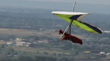 滑翔伞空中飞行极限运动视频素材