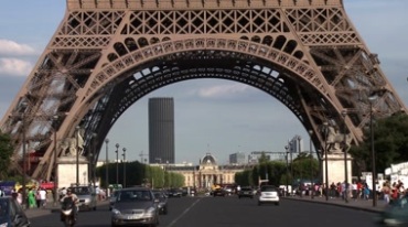 法国巴黎埃菲尔铁塔大道视频素材