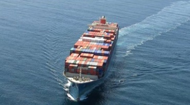 集装箱货轮在大海中航行航拍视频素材