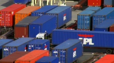 港口货场集装箱货车汽车卡车物流视频素材