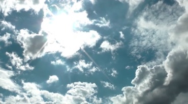 蓝天白云太阳光透过云层投射进来视频素材