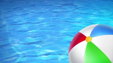 游泳池彩色气球漂浮在碧蓝色池水上视频素材