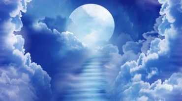 蓝色云中的月亮圆月视频素材