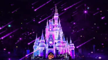 紫色水晶城堡流星雨划破夜空视频素材