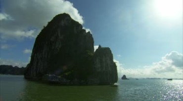 江上渔船山峰奇山怪石鬼斧神工自然风光视频素材