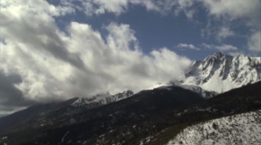 青藏高原大山雪山云雾美丽风景视频素材