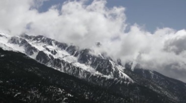 青藏高原大山雪山云雾美丽风景视频素材