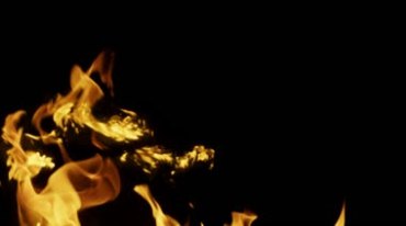 火苗窜动燃烧的火焰黑屏特效视频素材