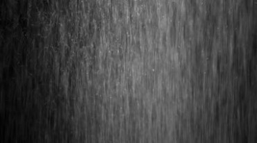 大雨雨线落下溅水花水珠雨珠黑屏特效视频素材