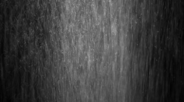 大雨雨线落下溅水花水珠雨珠黑屏特效视频素材