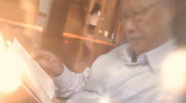 老人读书看报打牌疗养院养老休闲生活视频素材