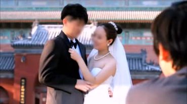 小两口拍婚纱照幸福笑脸结婚摄影视频素材