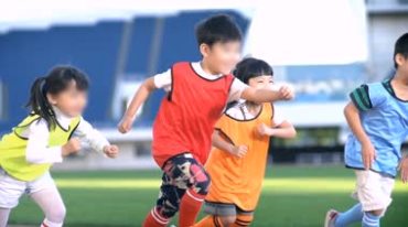 小朋友赛场跑步奔跑比赛运动会视频素材
