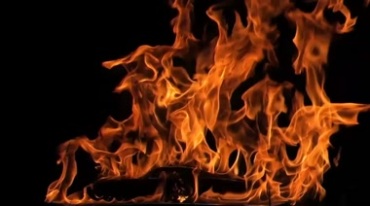 大火燃烧包围汽车着火透明抠像影视特效视频素材