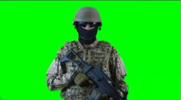 武装特战士兵举枪瞄准动作绿屏抠像影视特效视频素材
