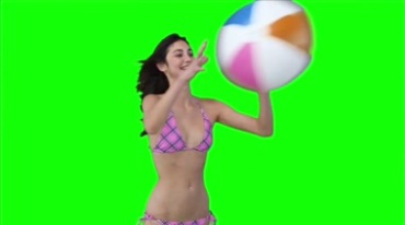 泳装美女玩沙滩球绿布抠像影视特效视频素材