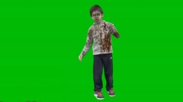 小孩僵尸丧尸断臂蹒跚行走绿布抠像影视特效视频素材